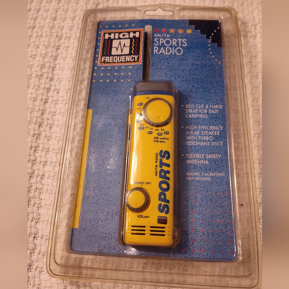 NEW! Vintage!! Toys R' Us 1992 AM/FM Sports Radio